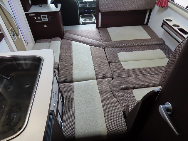 キャンピングカーキャブコン