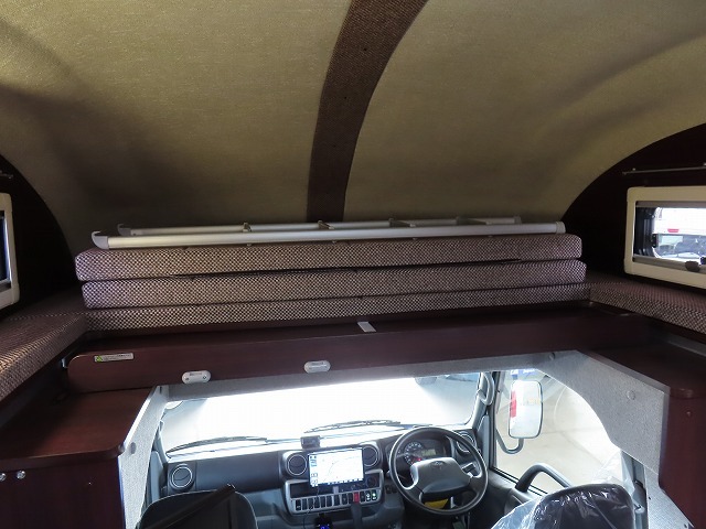 キャンピングカーキャブコン