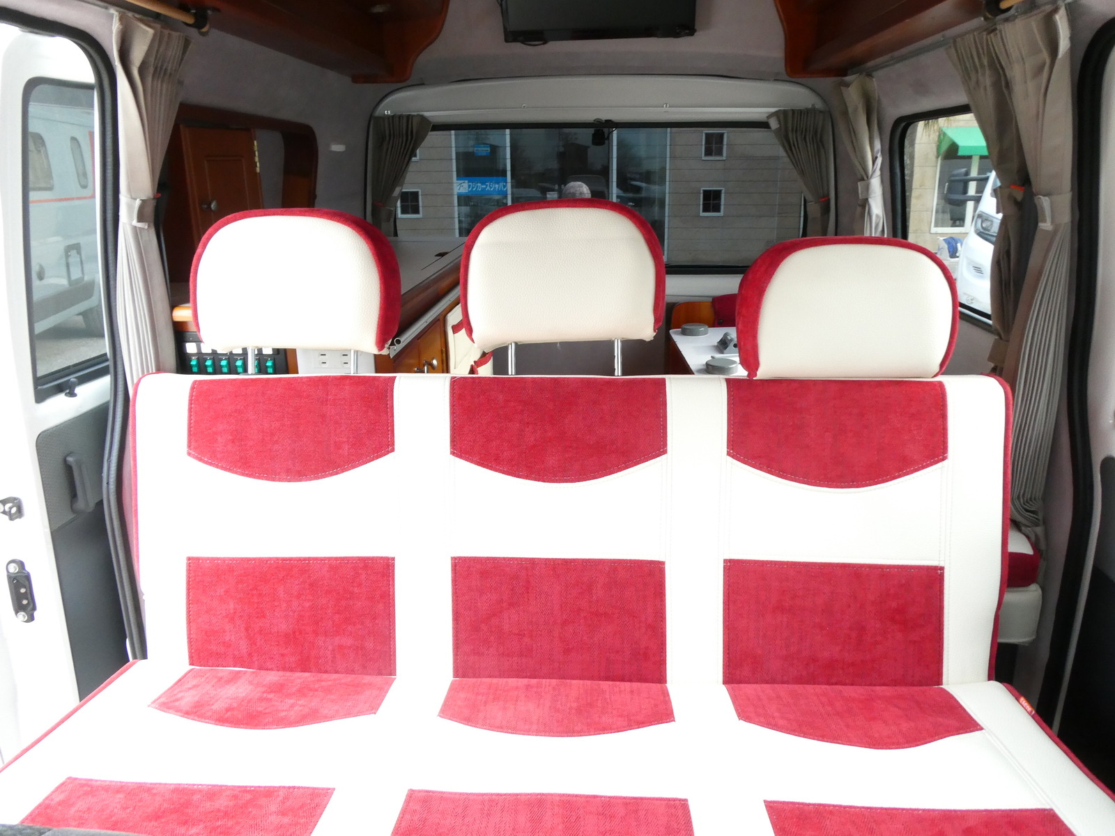 キャンピングカーバンコン