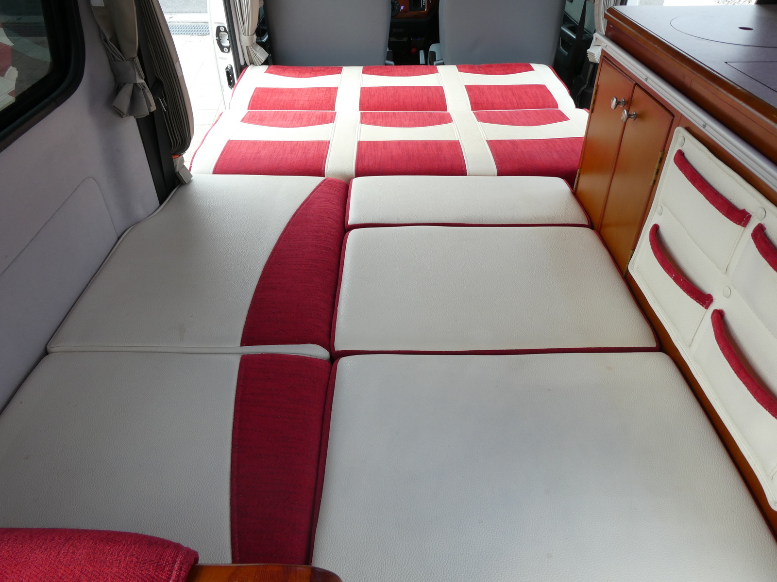 キャンピングカーバンコン