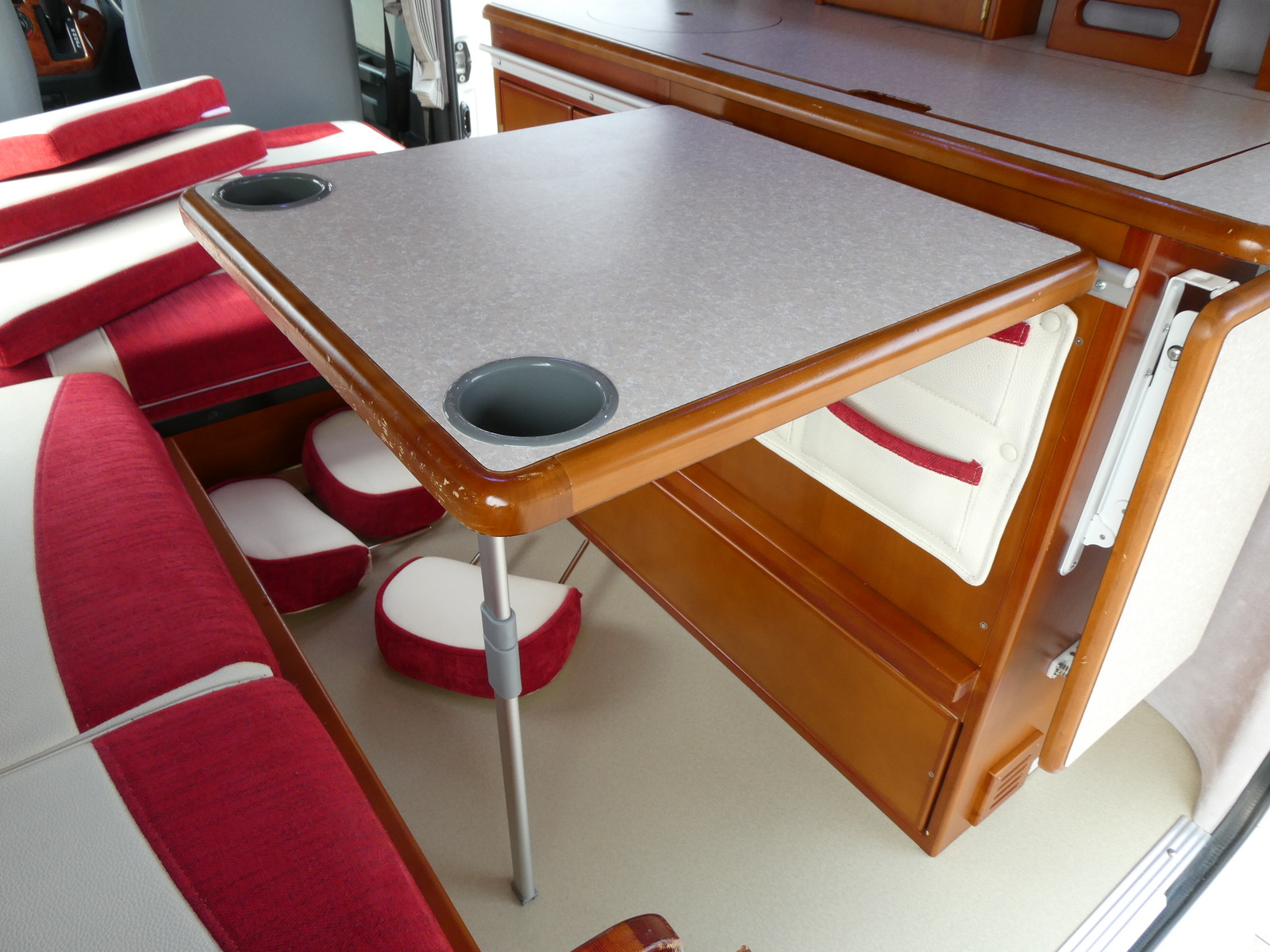 キャンピングカーバンコン