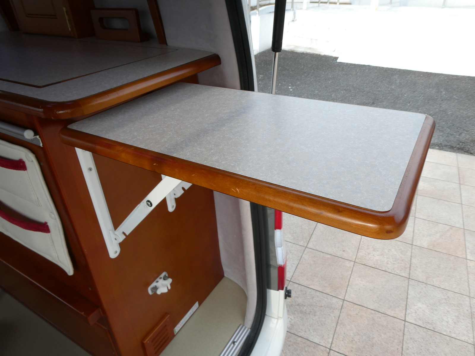 キャンピングカーバンコン