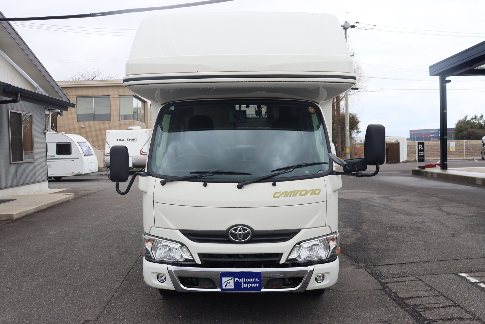 キャンピングカーキャブコン