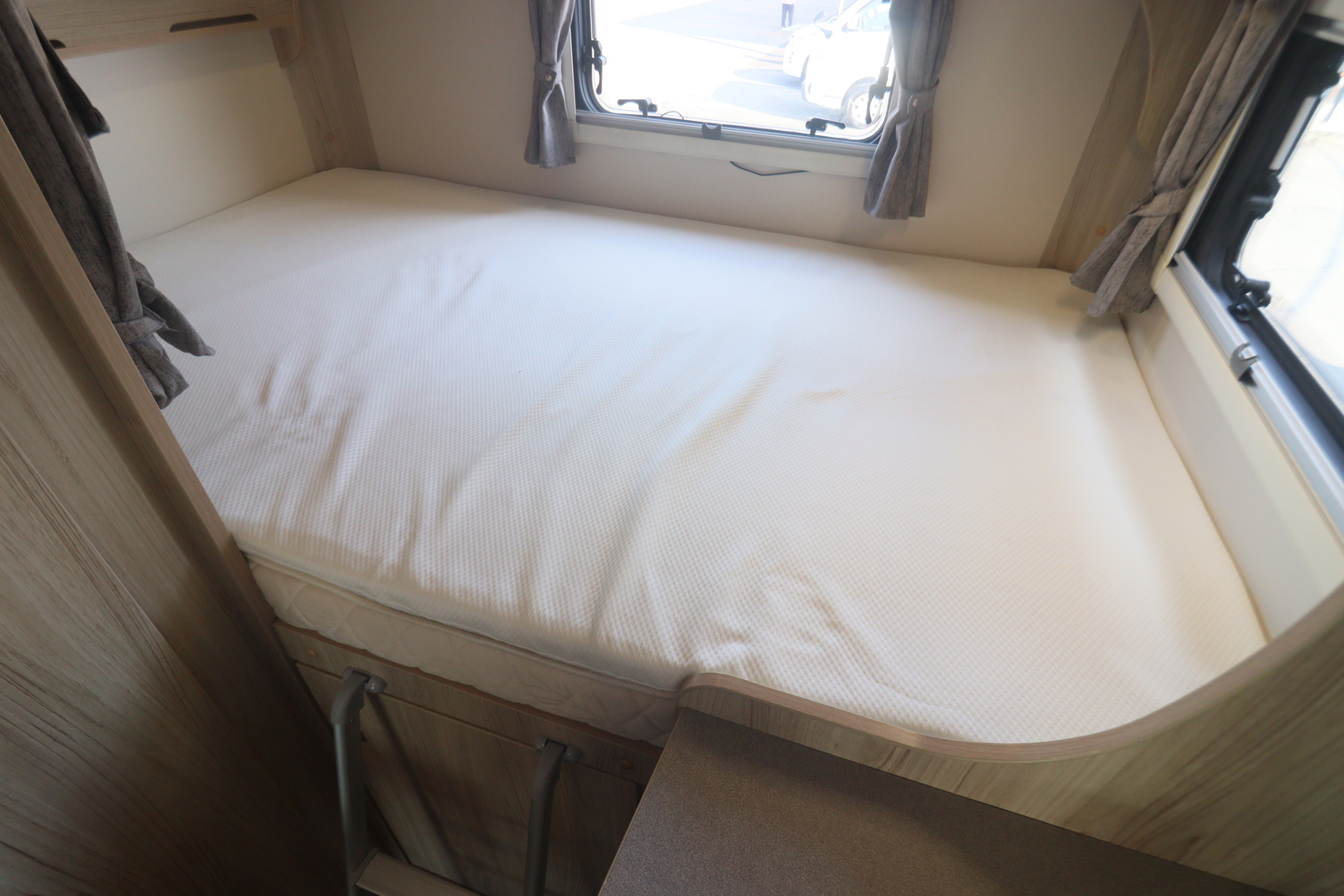 キャンピングカーキャブコン