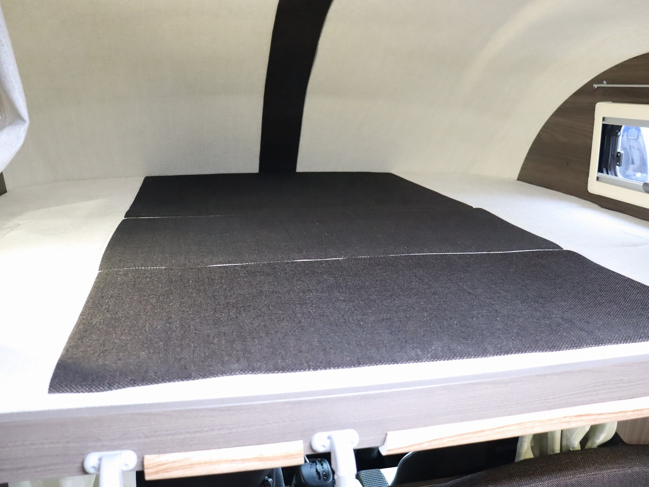 キャンピングカーキャブコン