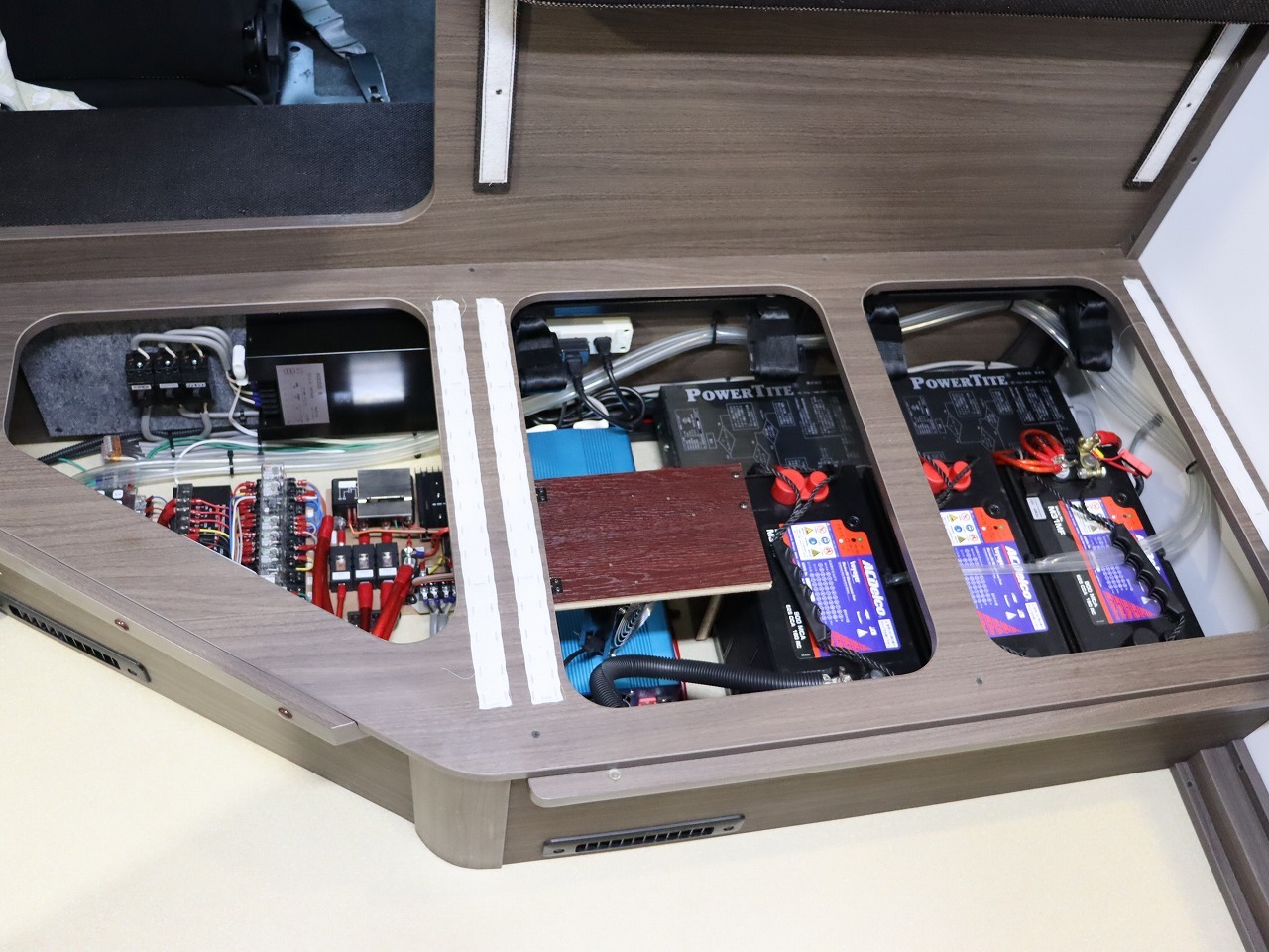 キャンピングカーキャブコン