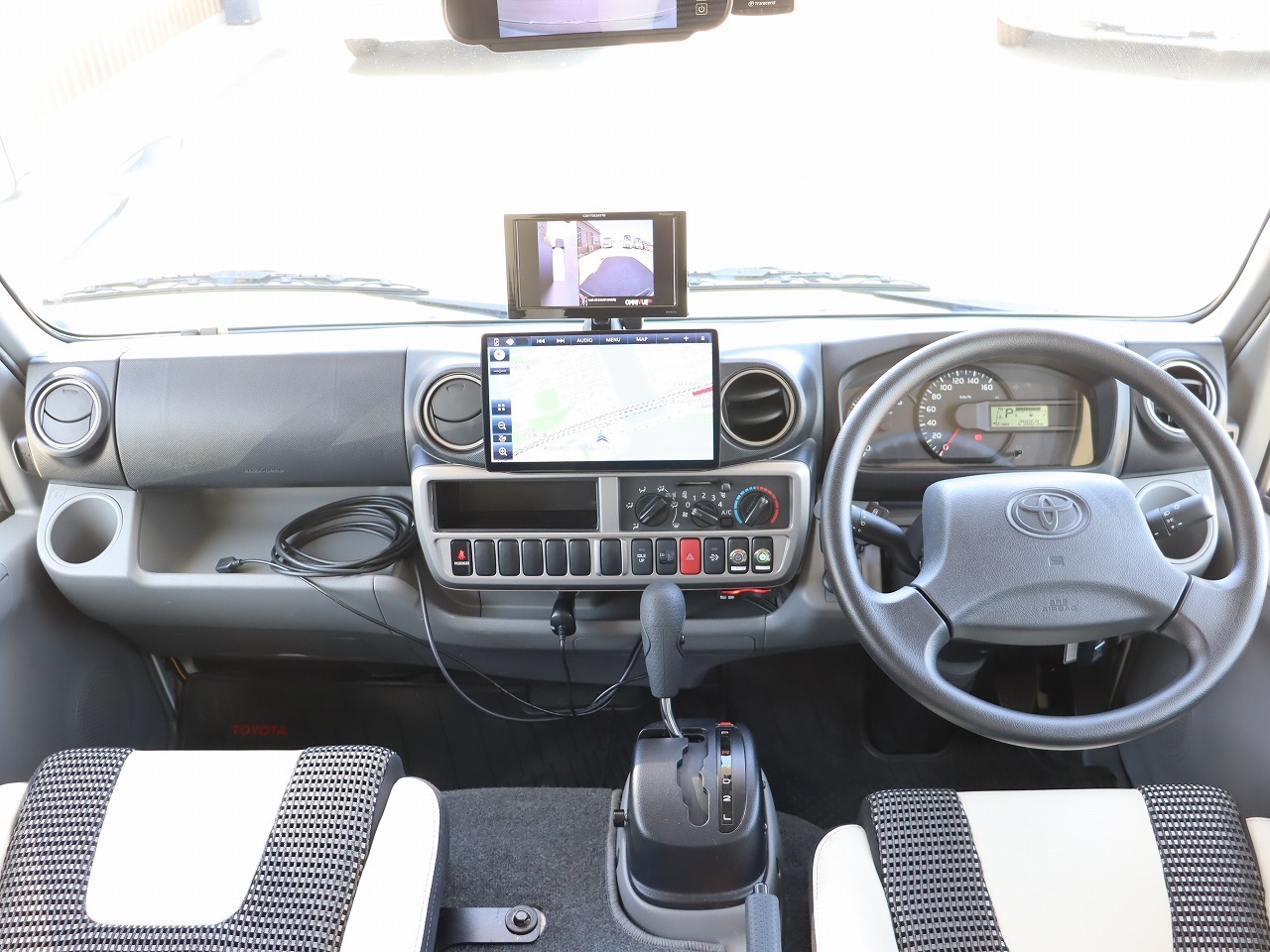 キャンピングカーキャブコン