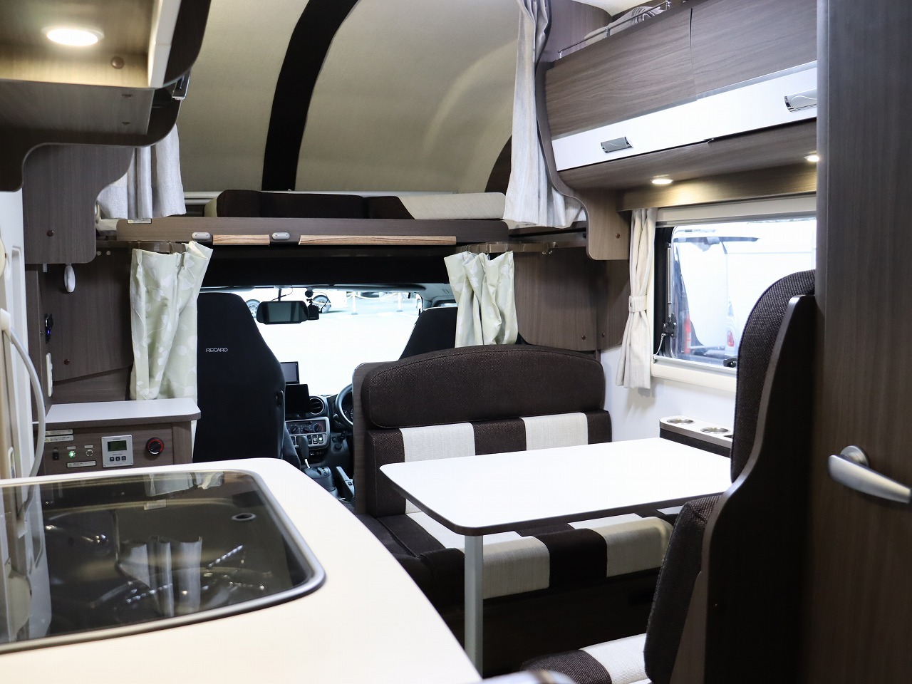 キャンピングカーキャブコン