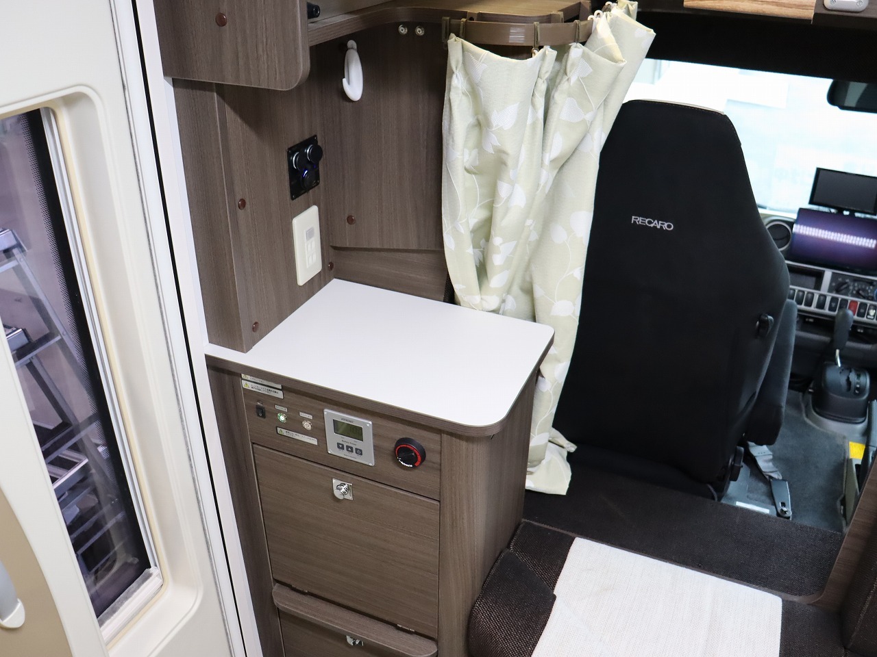 キャンピングカーキャブコン