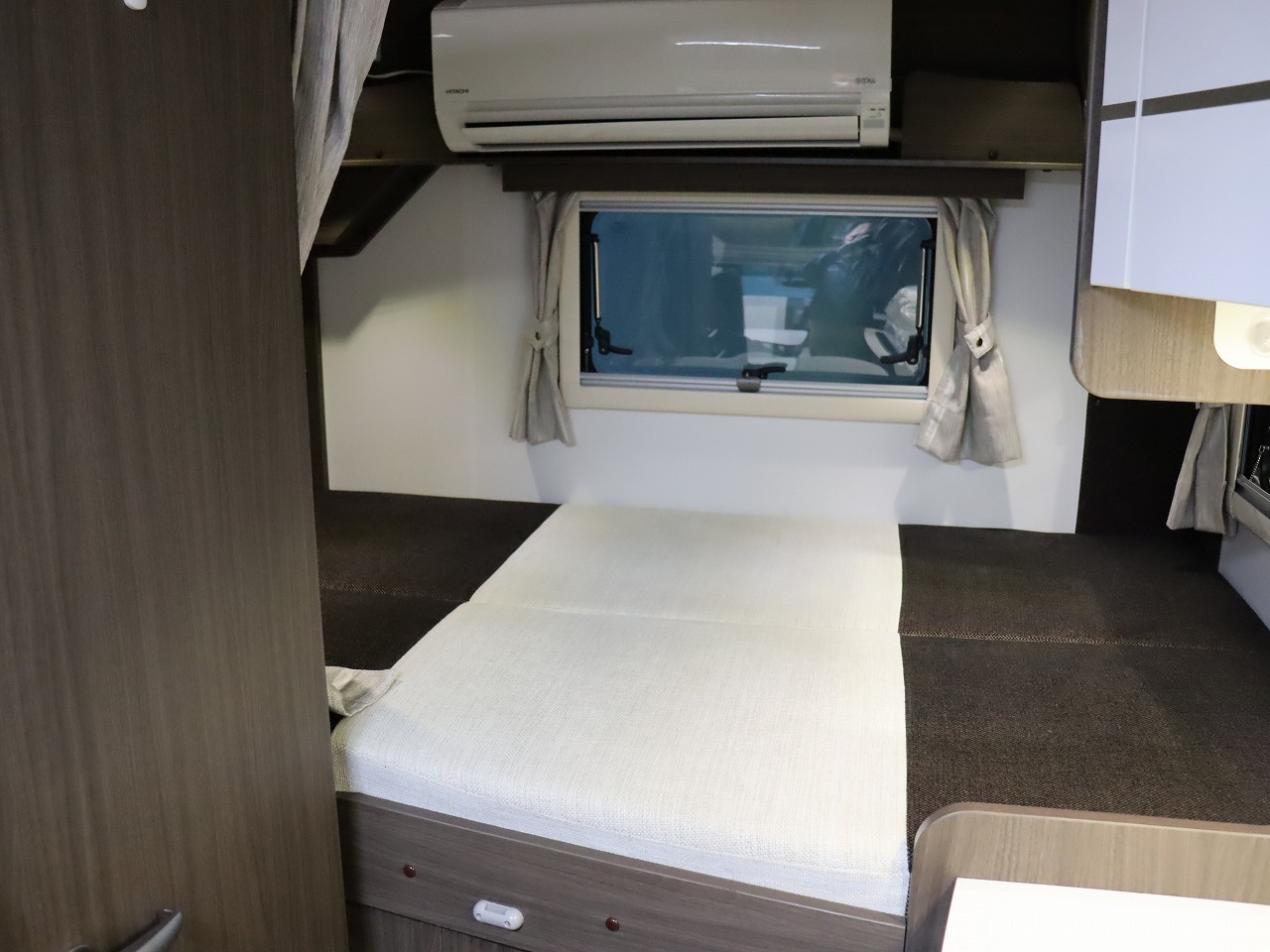 キャンピングカーキャブコン