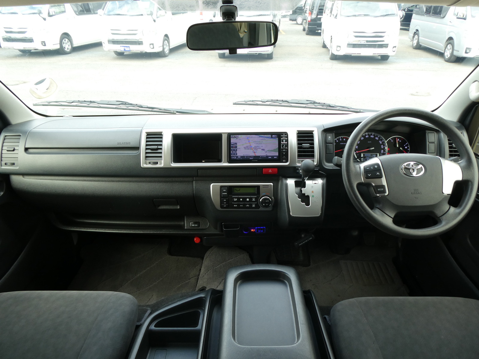 キャンピングカーハイエース