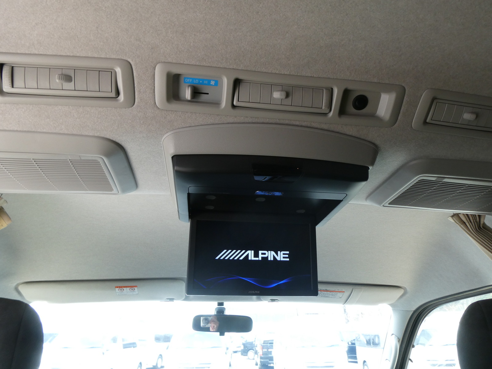 キャンピングカーハイエース