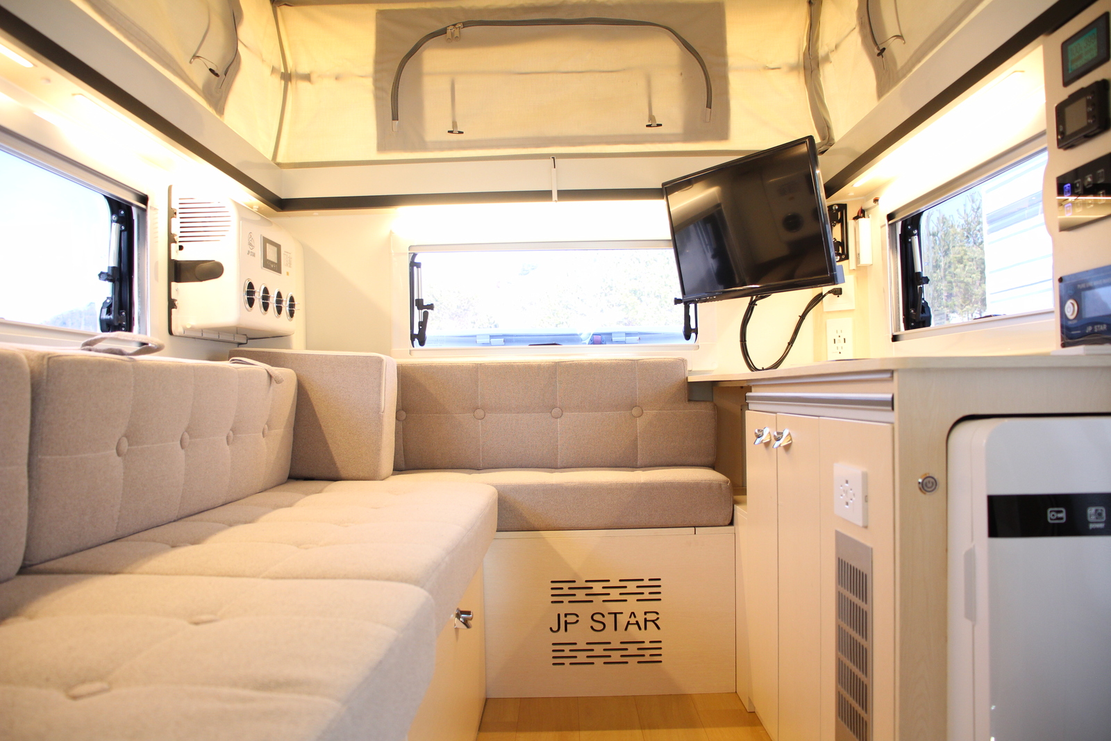 キャンピングカー軽キャンパー