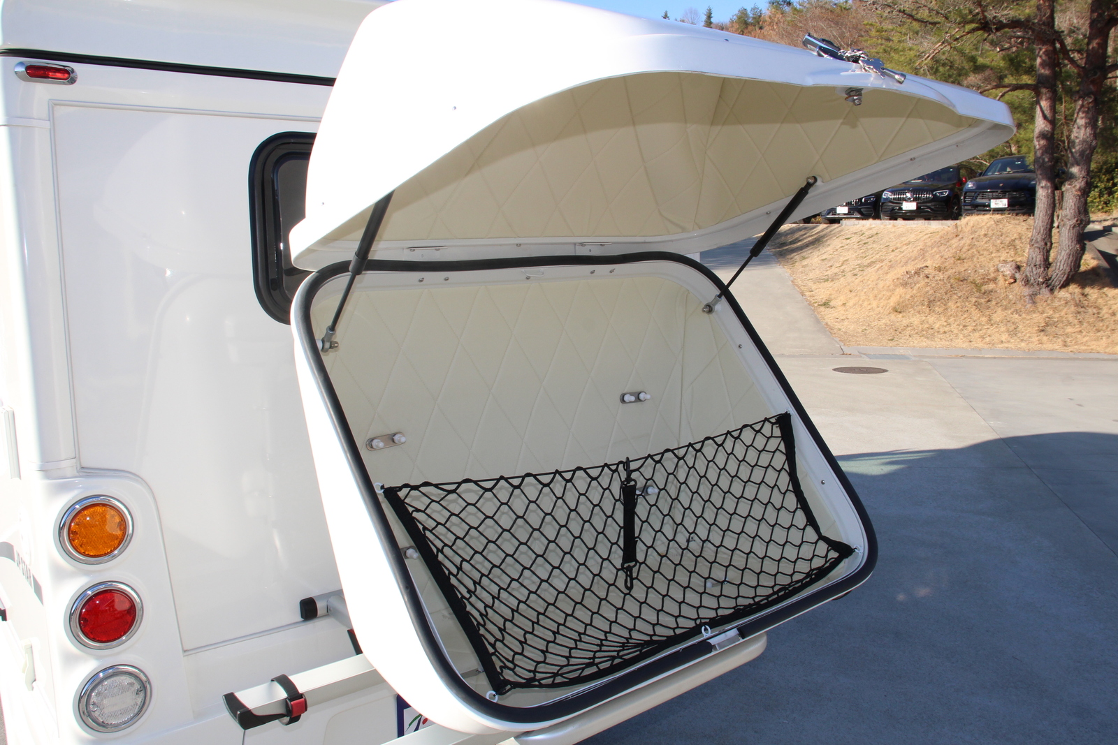 キャンピングカー軽キャンパー