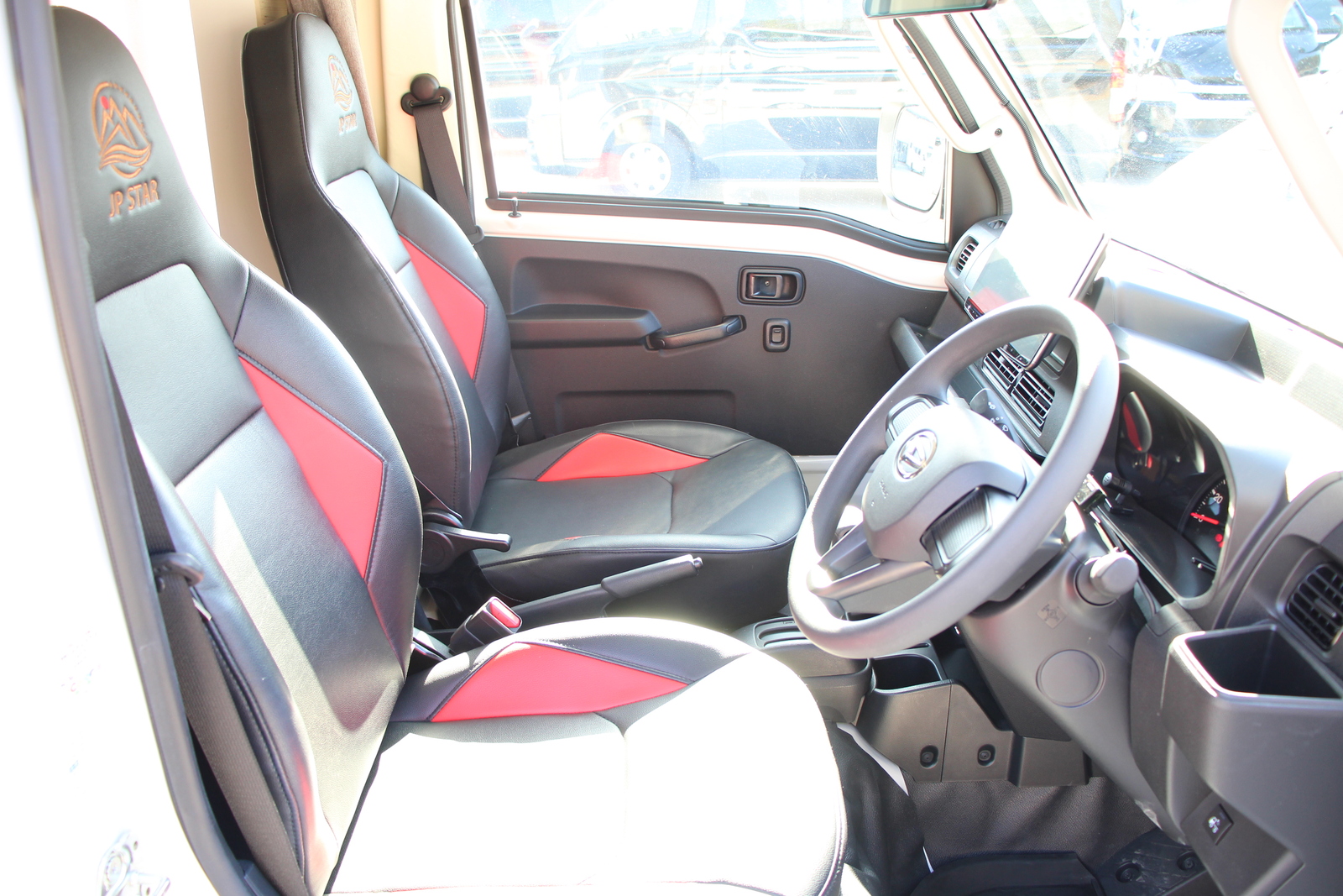 キャンピングカー軽キャンパー