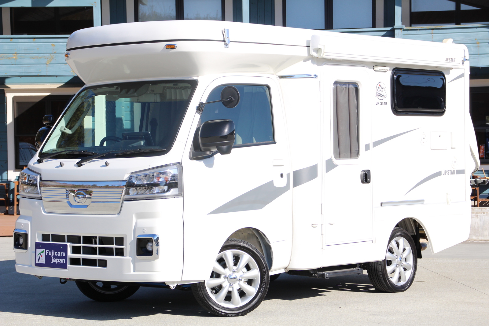 キャンピングカー軽キャンパー