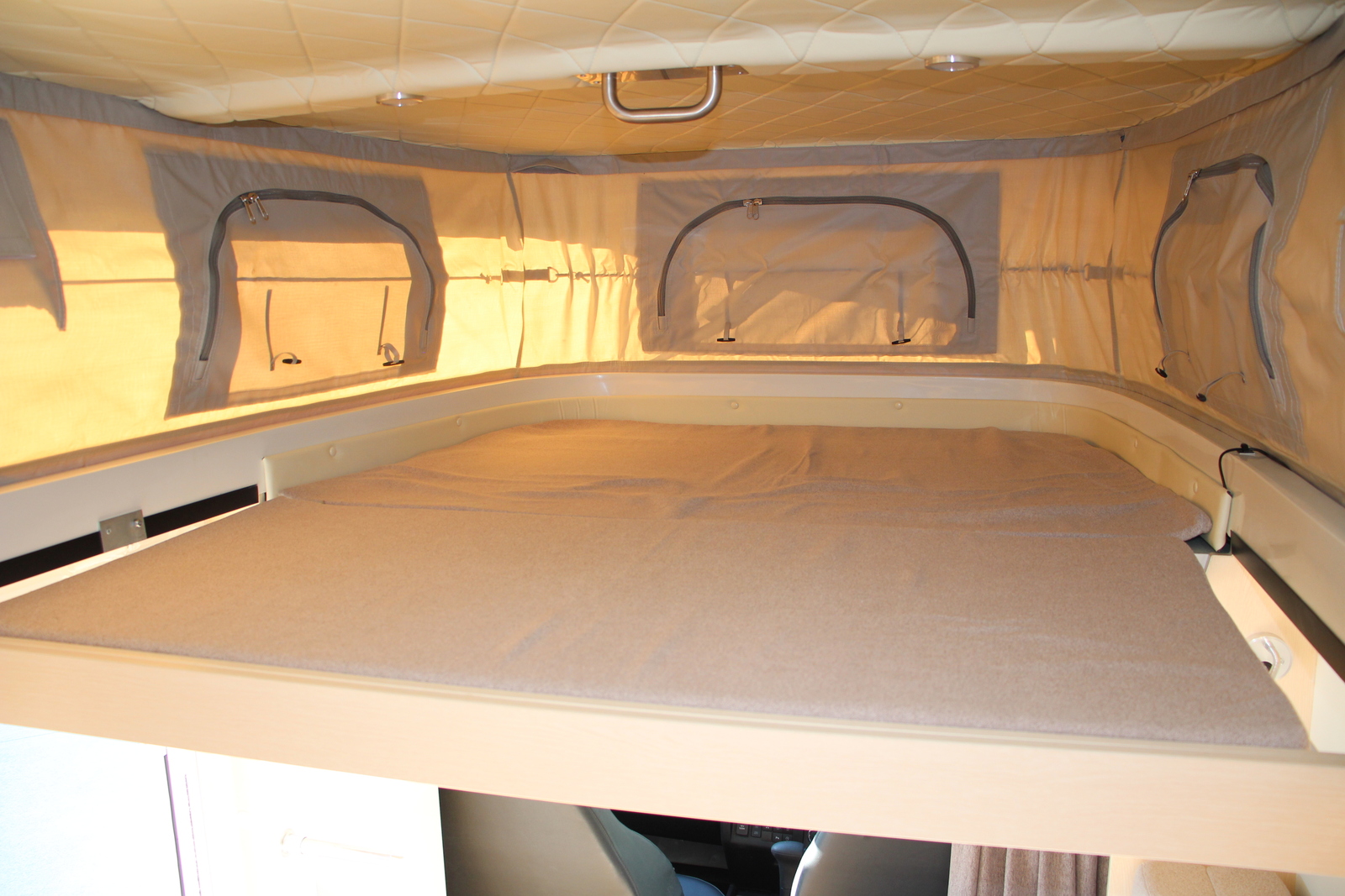 キャンピングカー軽キャンパー