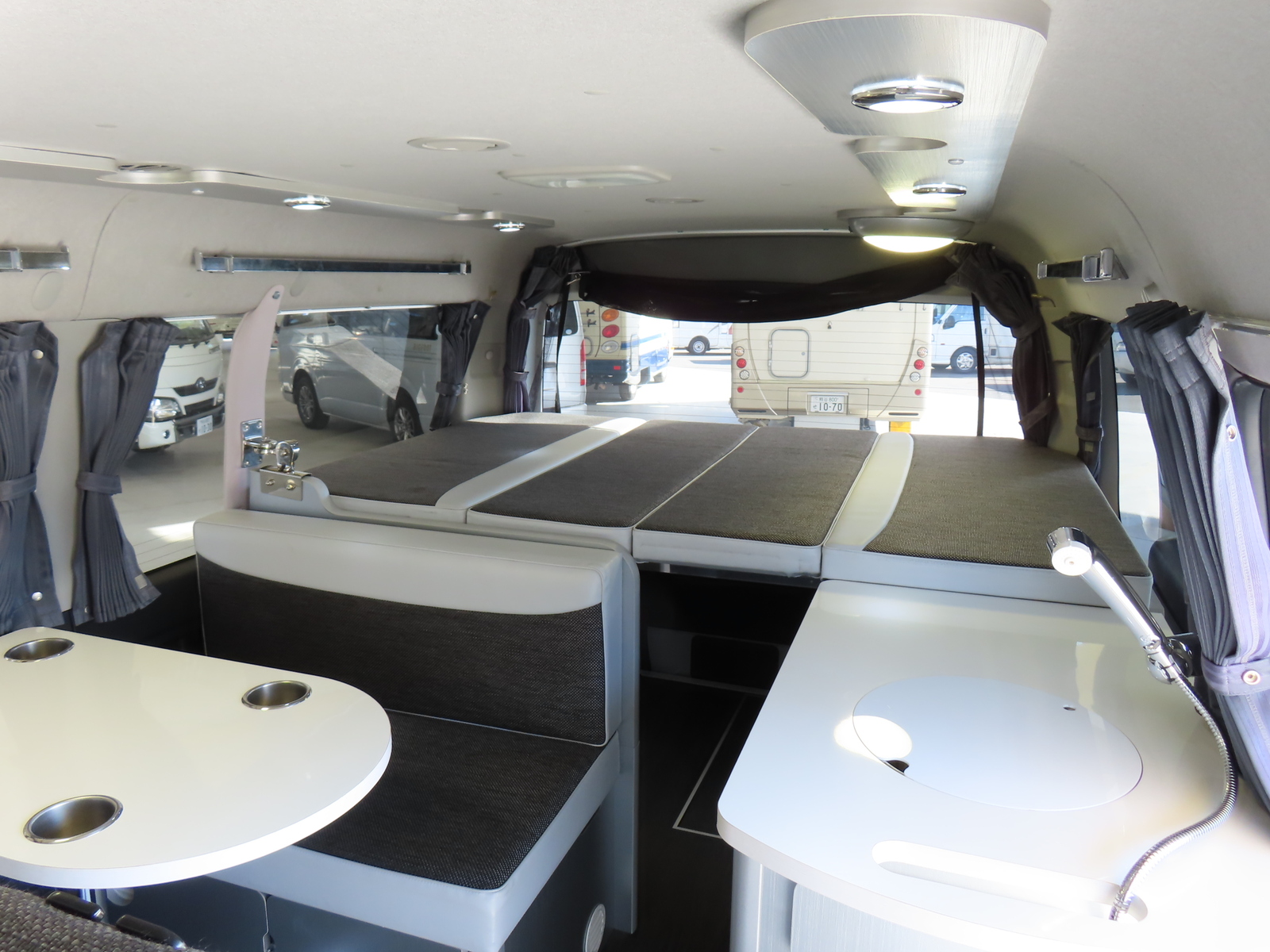 キャンピングカーバンコン