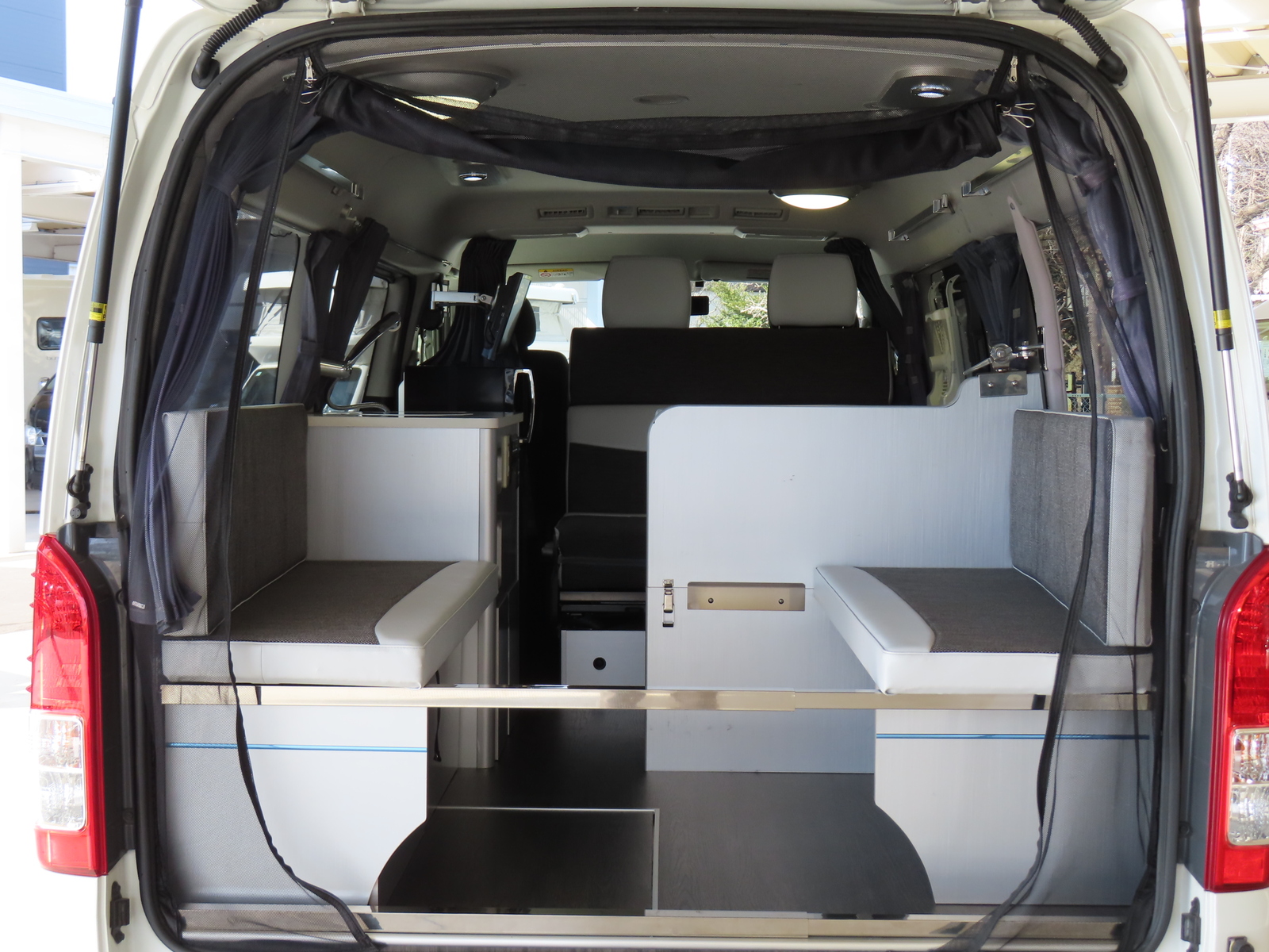 キャンピングカーバンコン