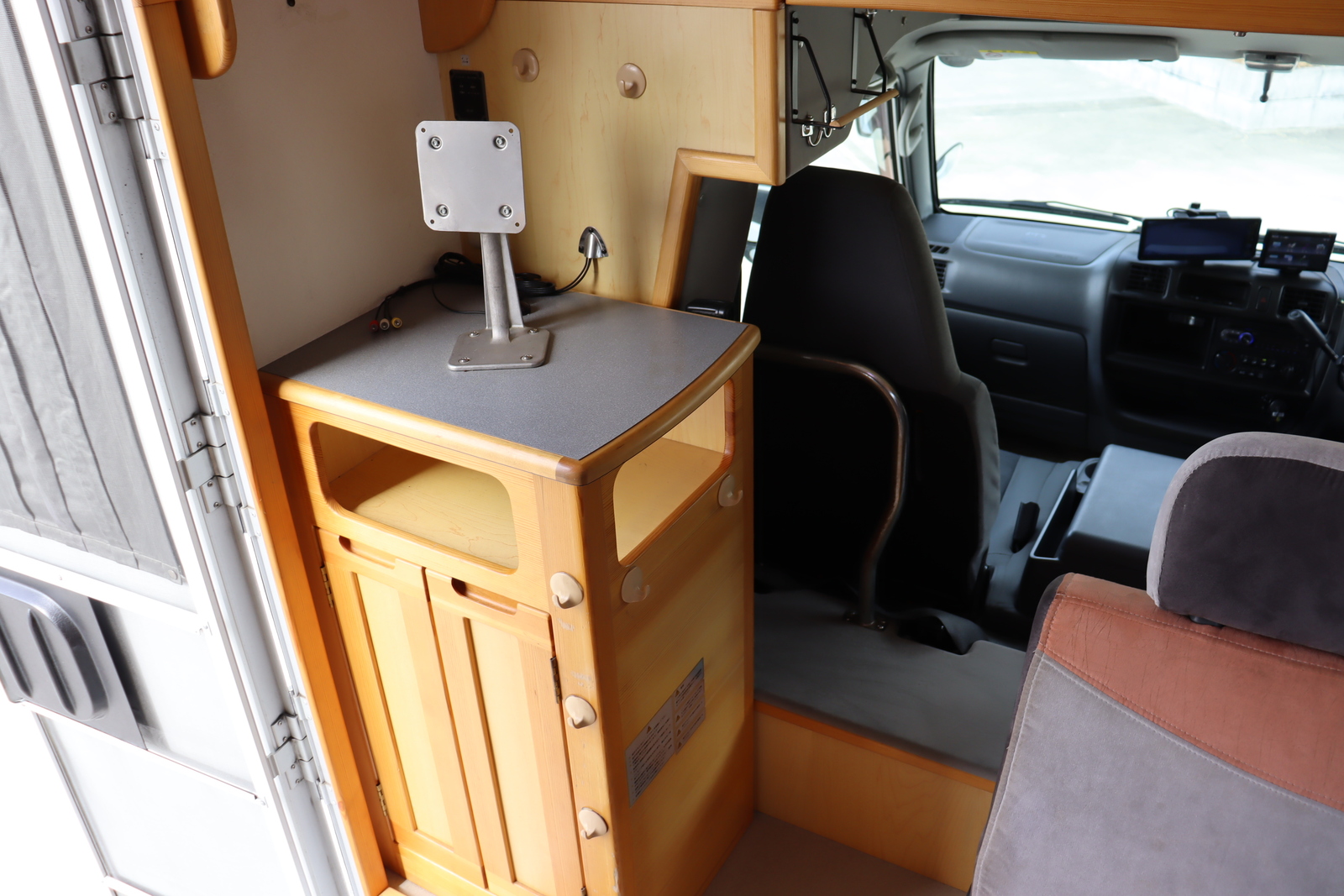 キャンピングカーキャブコン