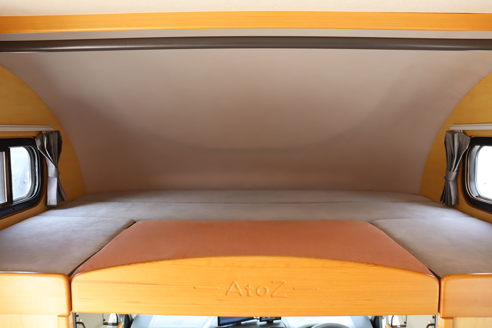 キャンピングカーキャブコン