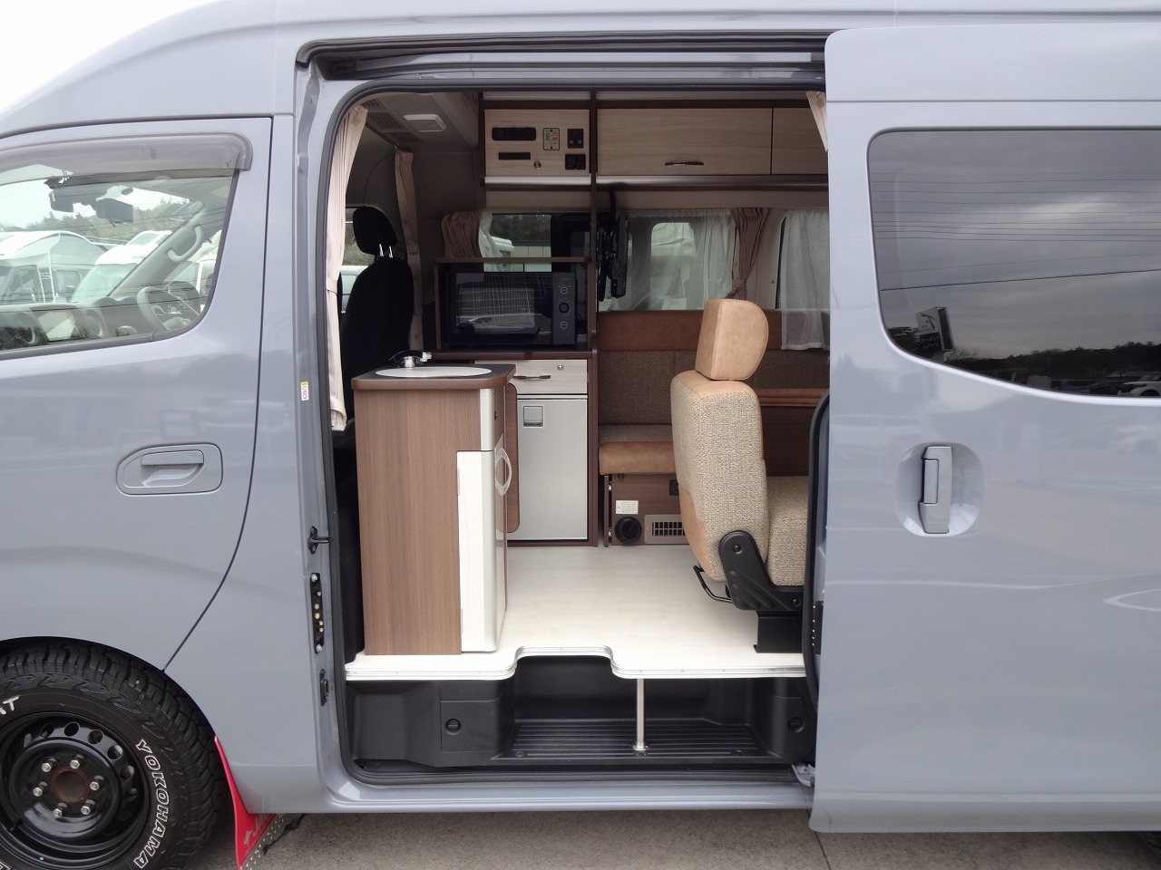 キャンピングカーNV350キャラバン