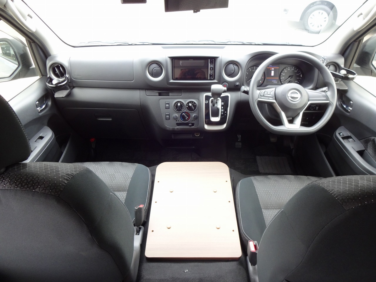 キャンピングカーNV350キャラバン