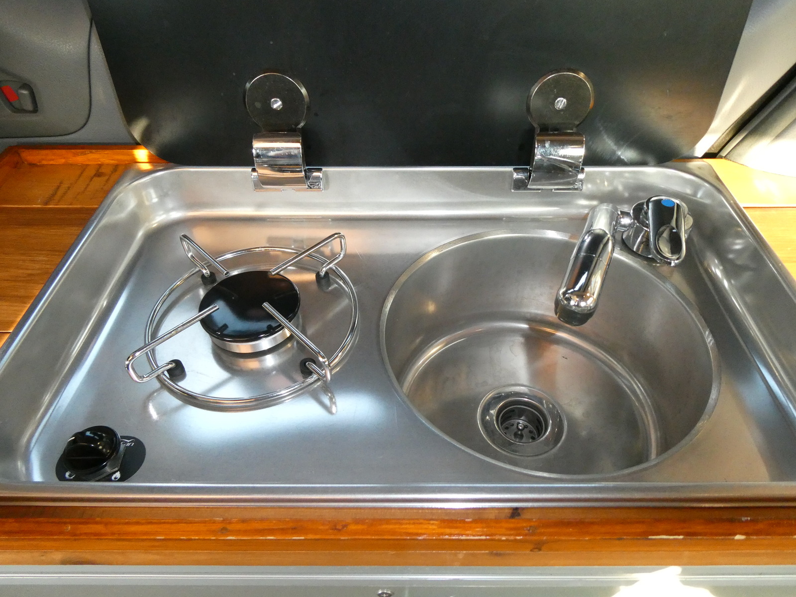 キャンピングカーバンコン