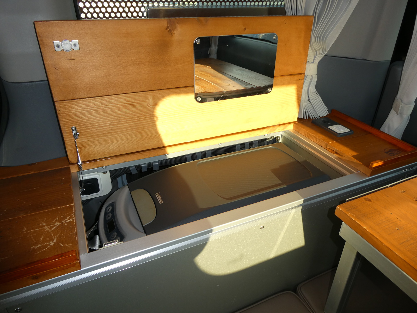 キャンピングカーバンコン