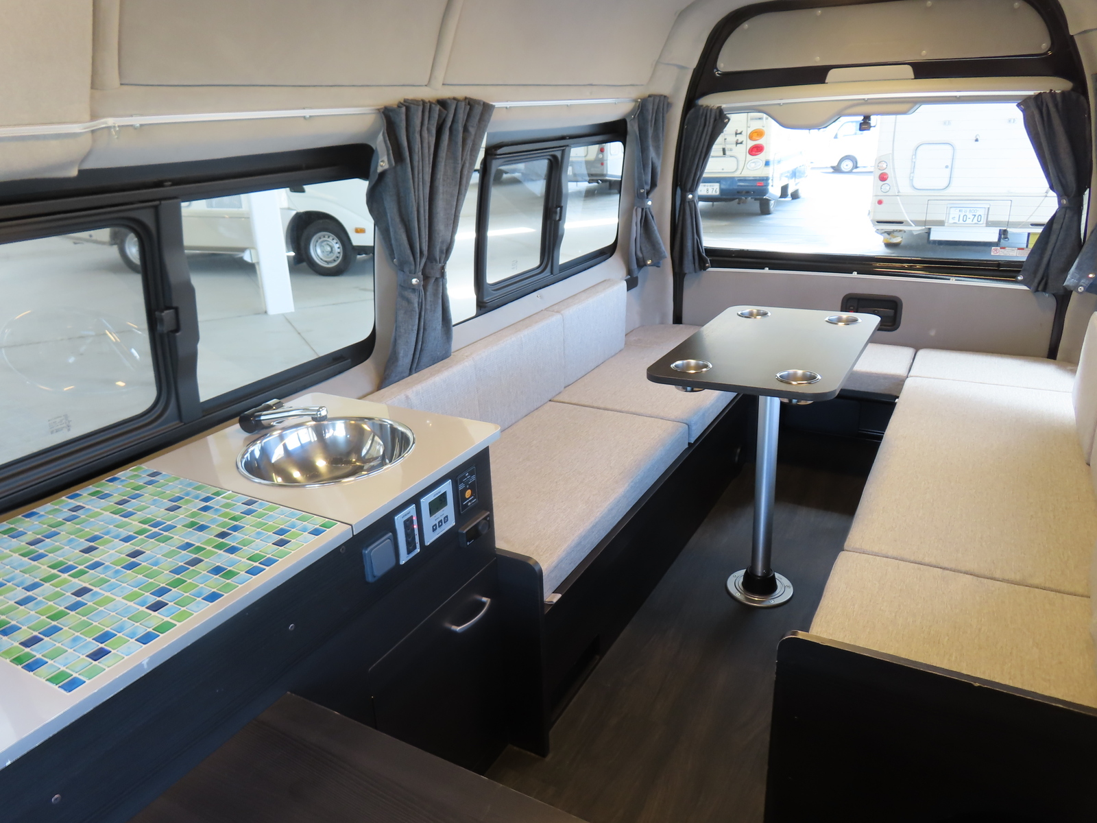 キャンピングカーバンコン