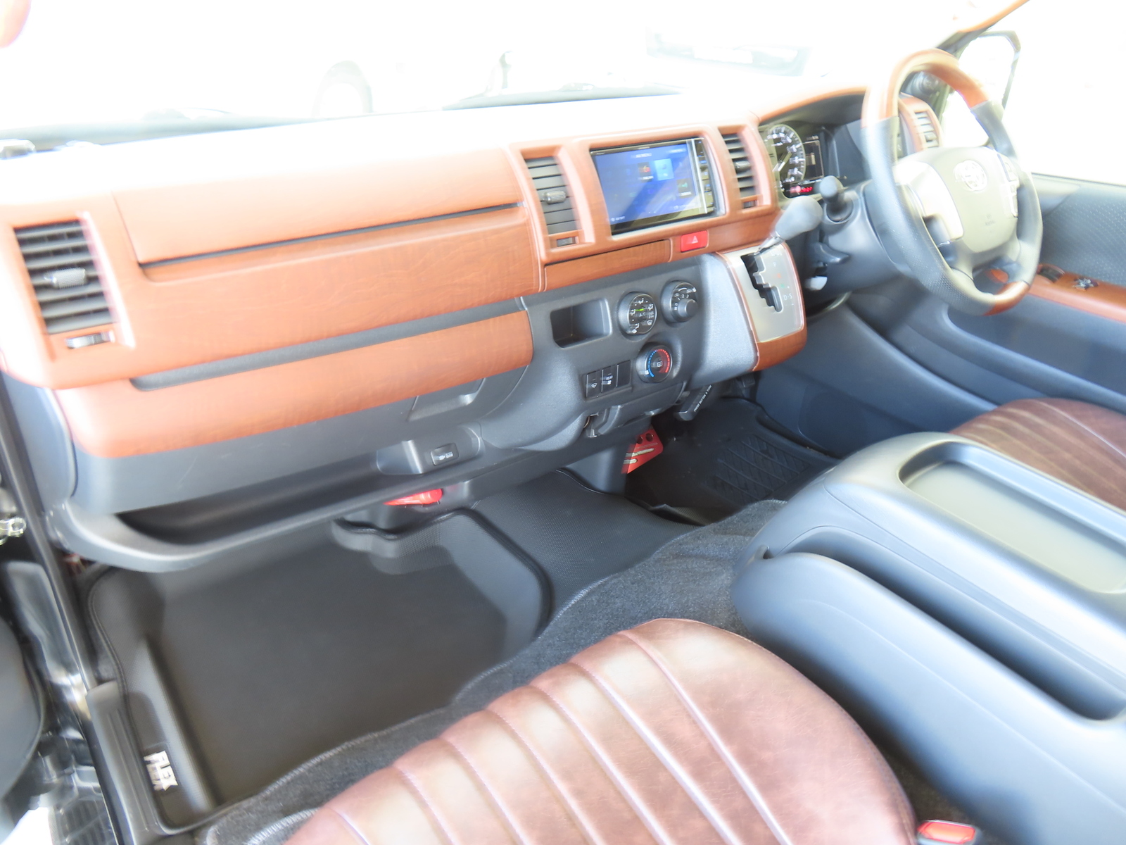 キャンピングカーバンコン