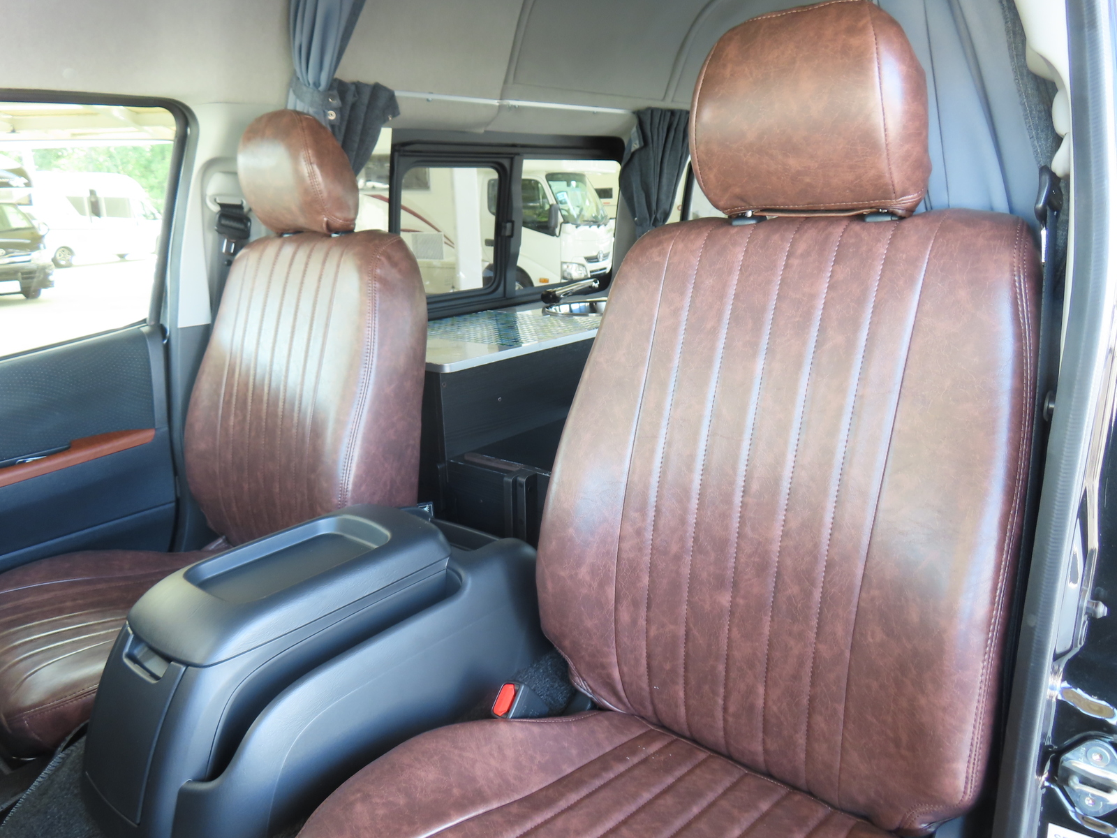 キャンピングカーバンコン