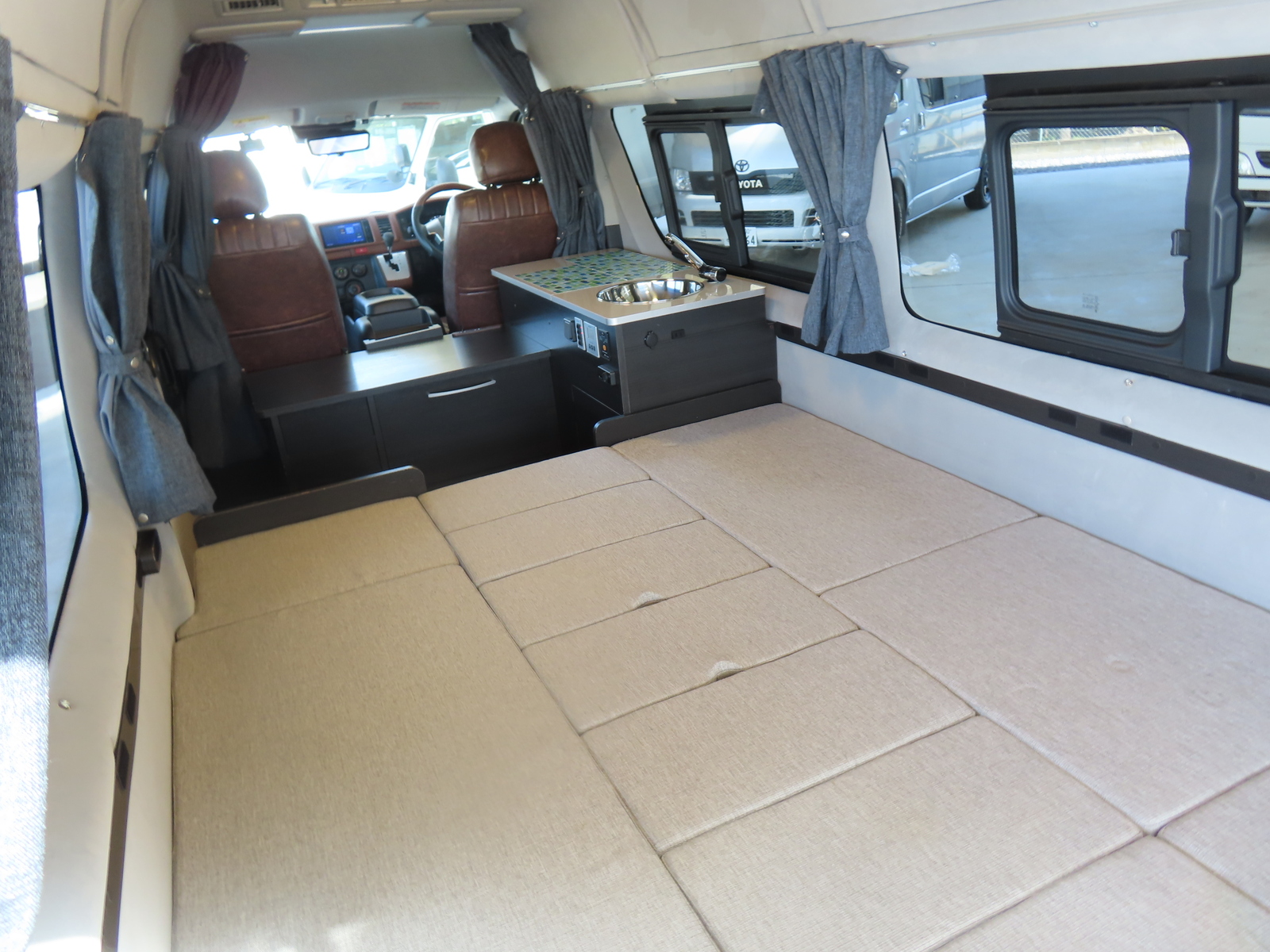 キャンピングカーバンコン