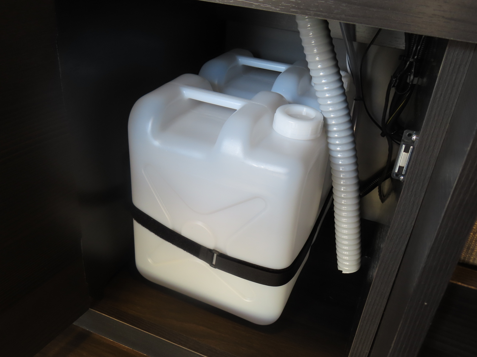 キャンピングカーバンコン