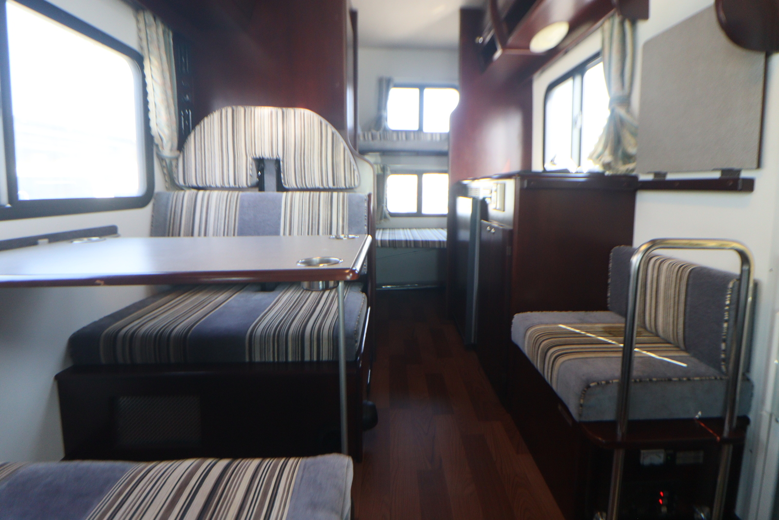 キャンピングカーキャブコン