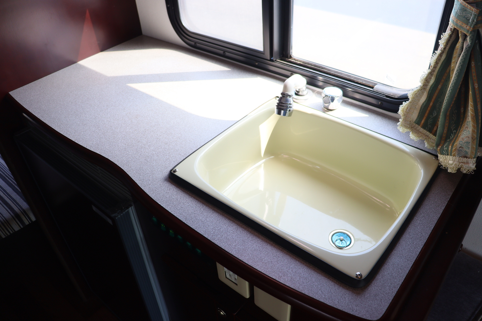 キャンピングカーキャブコン