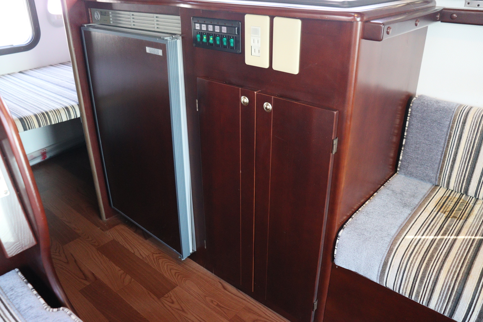 キャンピングカーキャブコン