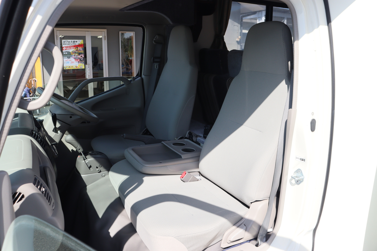 キャンピングカーキャブコン