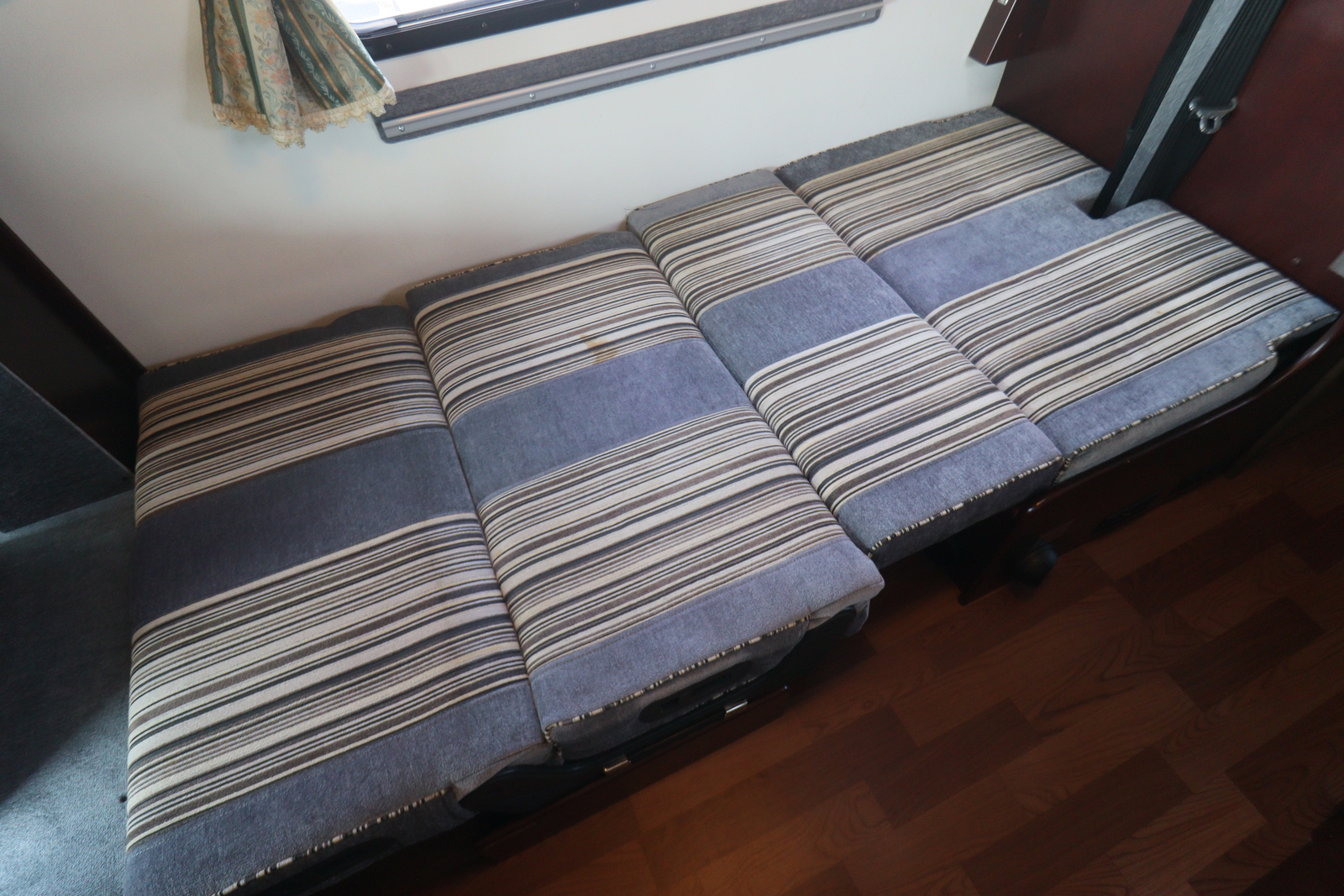 キャンピングカーキャブコン