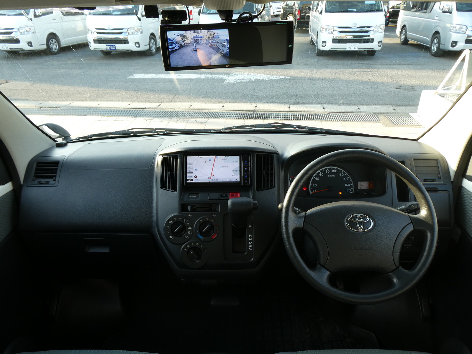 キャンピングカーキャブコン