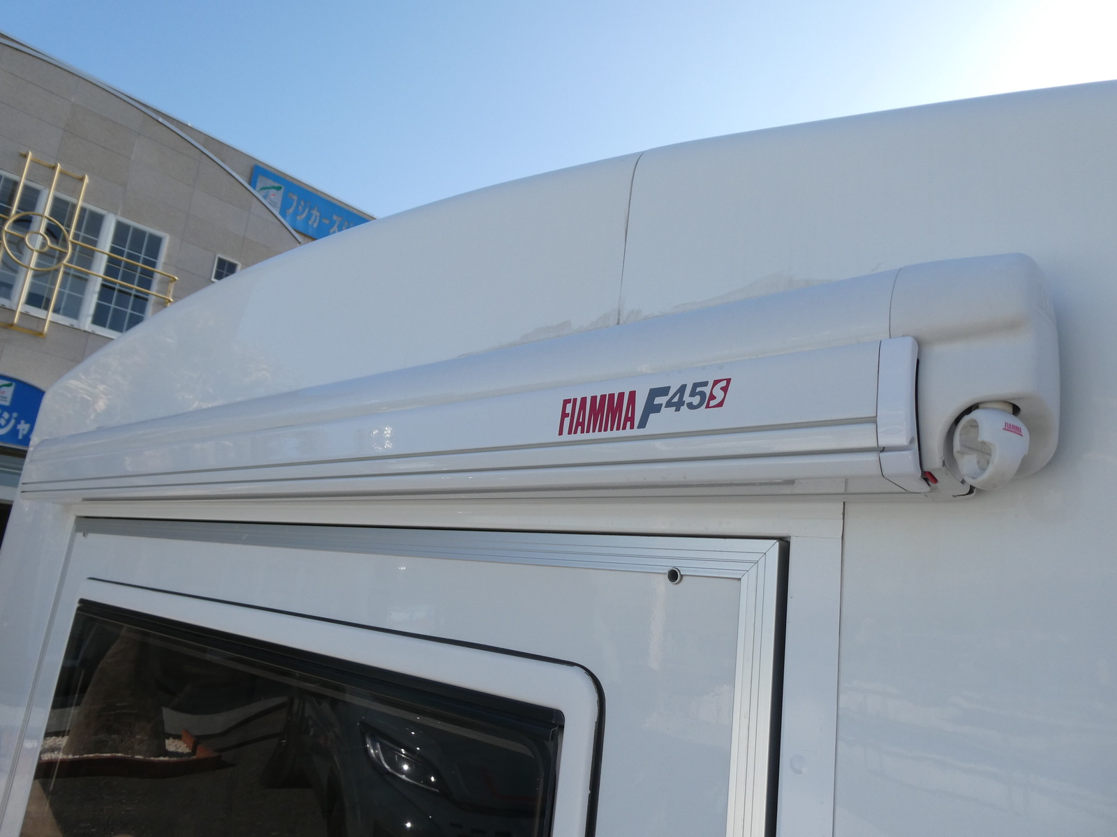 キャンピングカーキャブコン