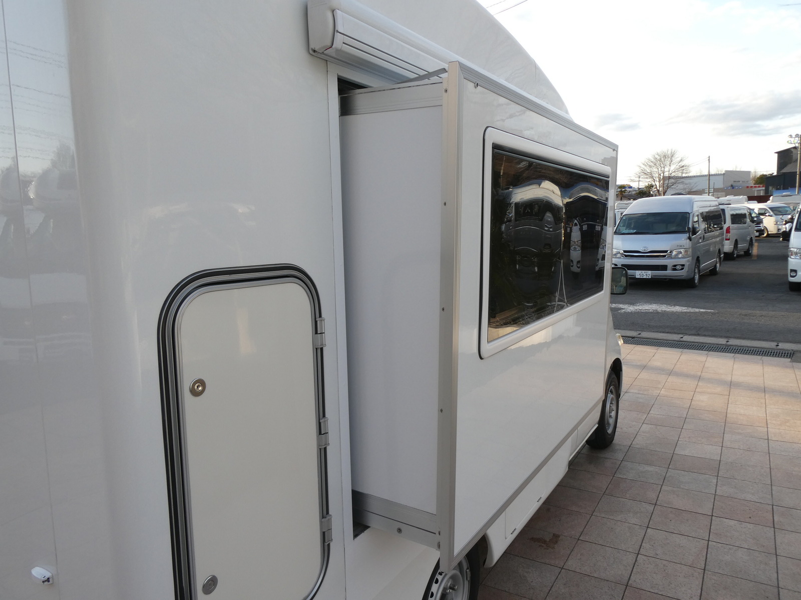 キャンピングカーキャブコン