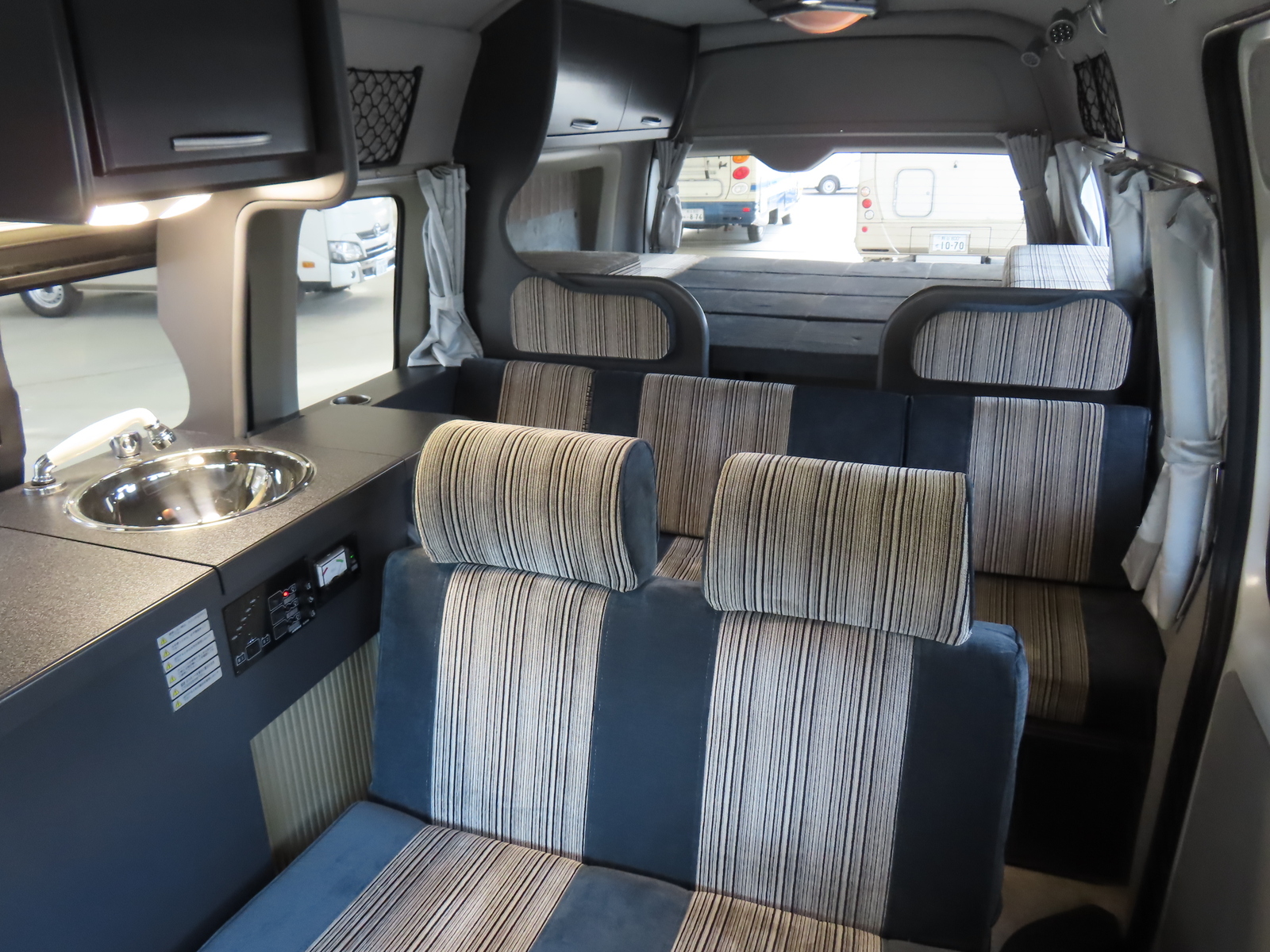 キャンピングカーバンコン