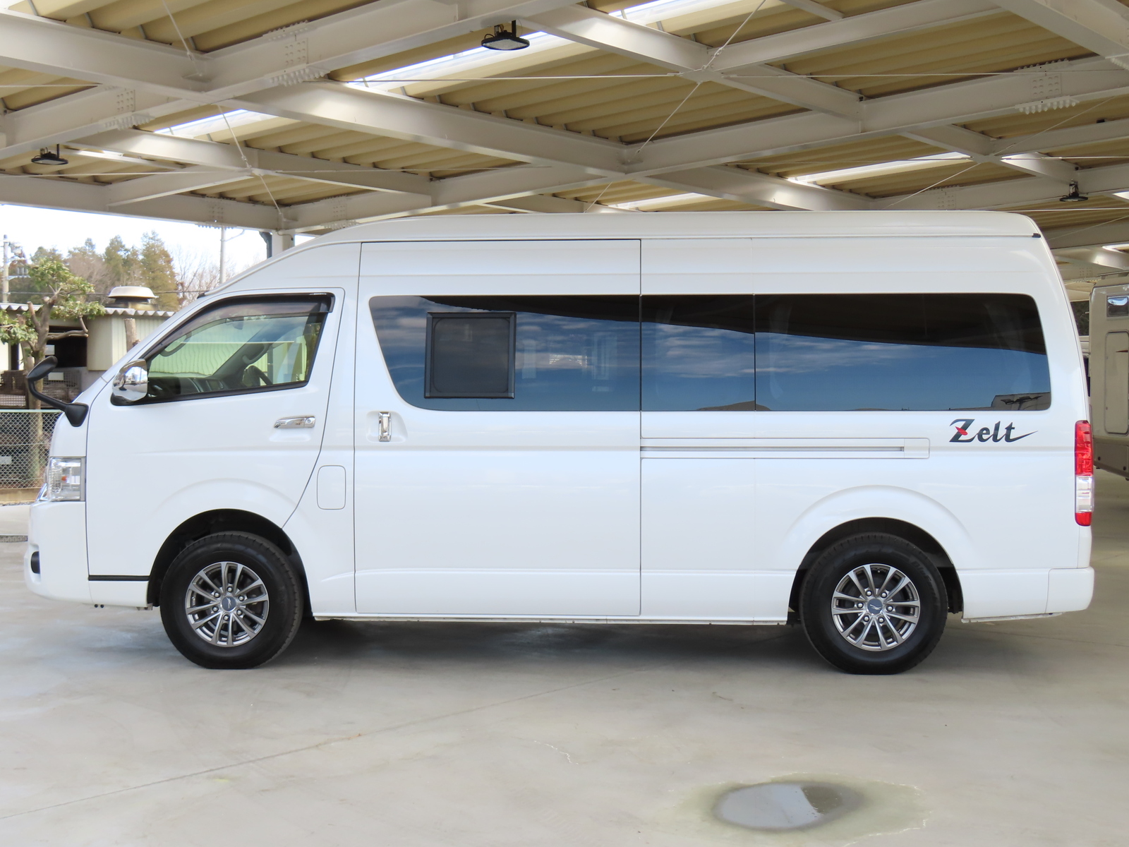 キャンピングカーバンコン