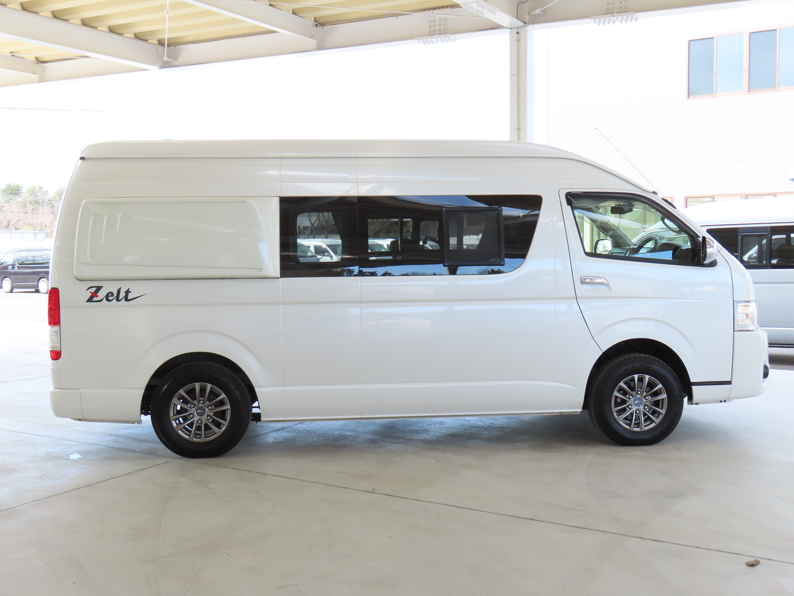 キャンピングカーバンコン