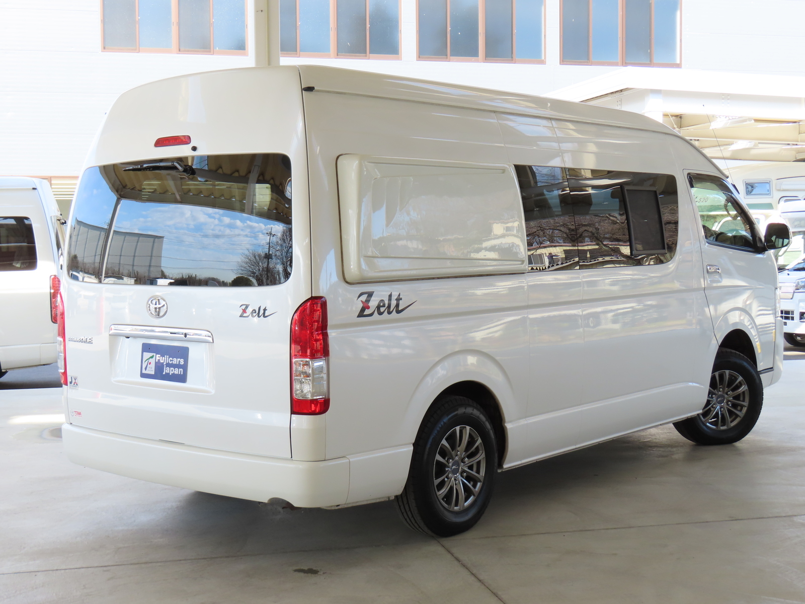 キャンピングカーバンコン