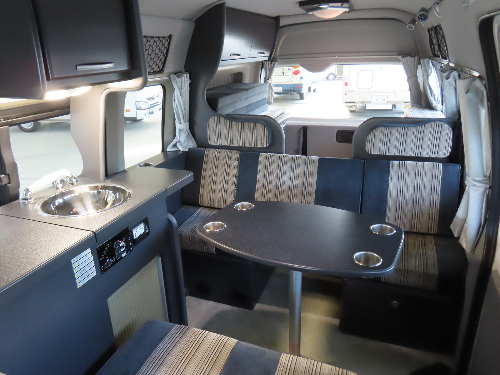 キャンピングカーバンコン