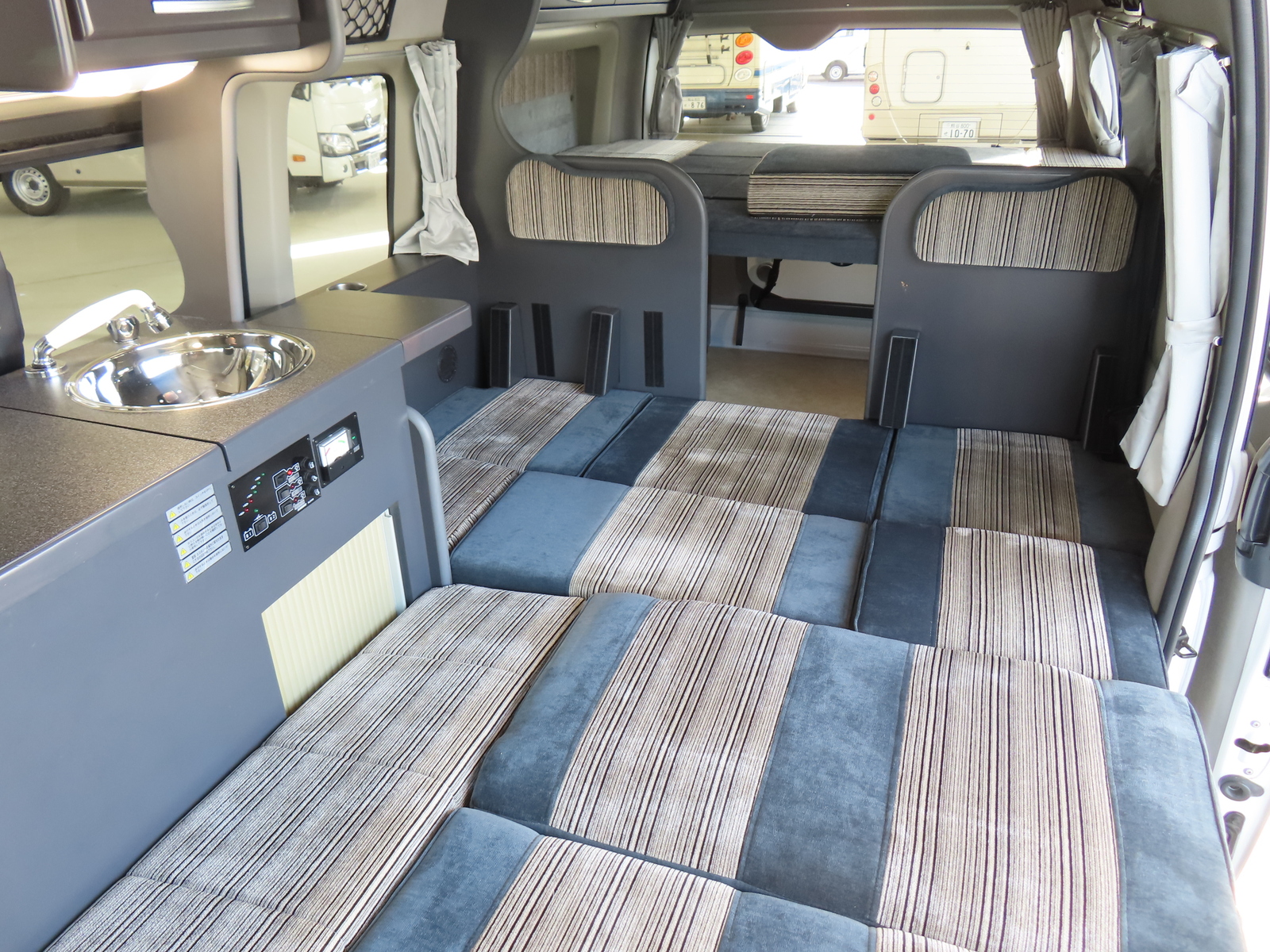 キャンピングカーバンコン