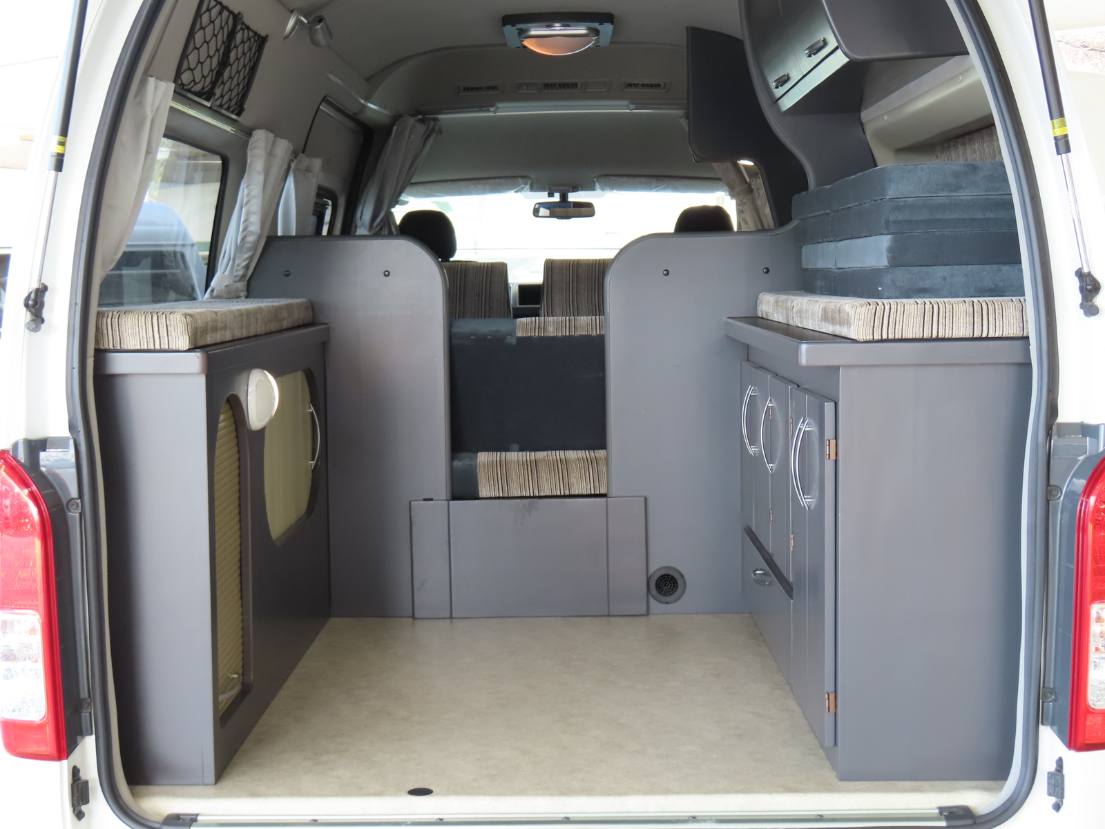 キャンピングカーバンコン