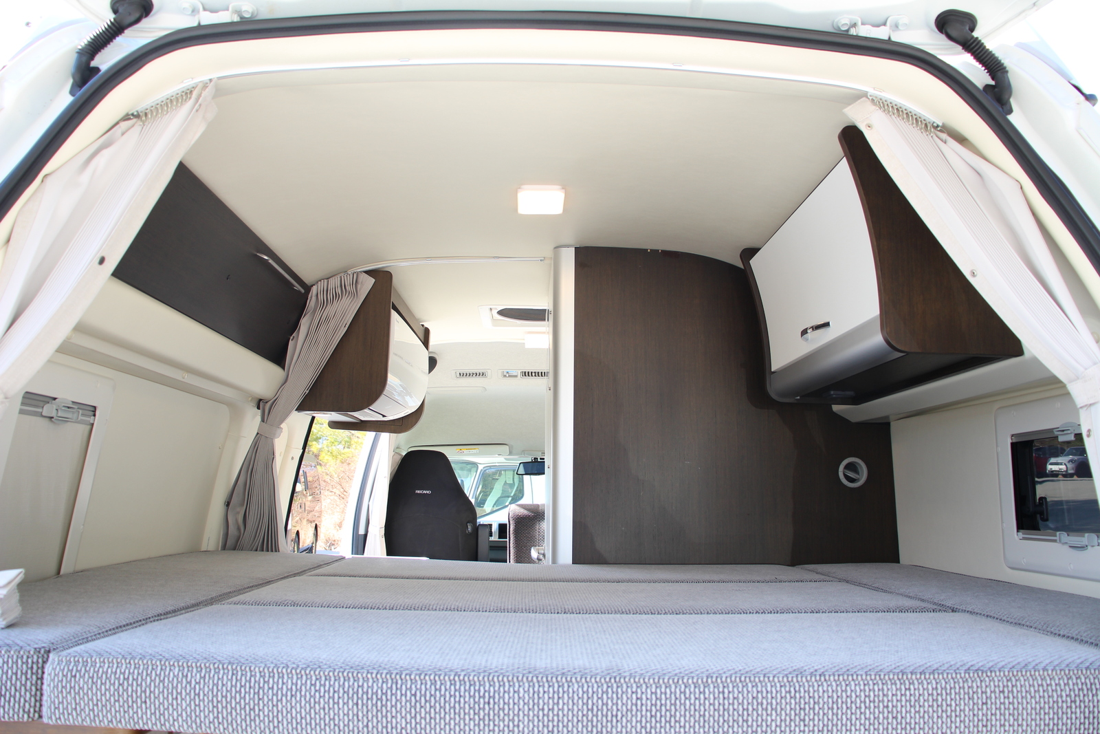 キャンピングカーバンコン